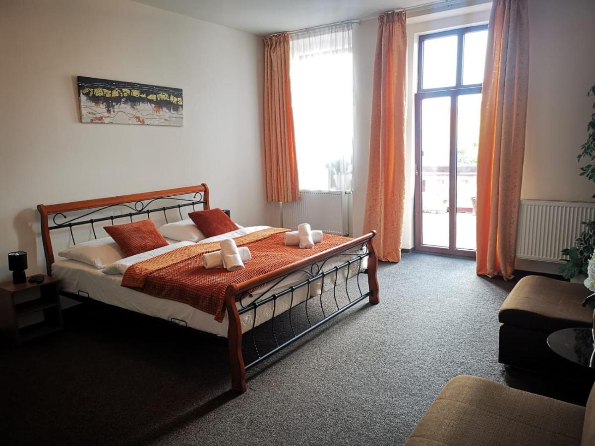 Hotel Palackeho 135 Mělník Dış mekan fotoğraf